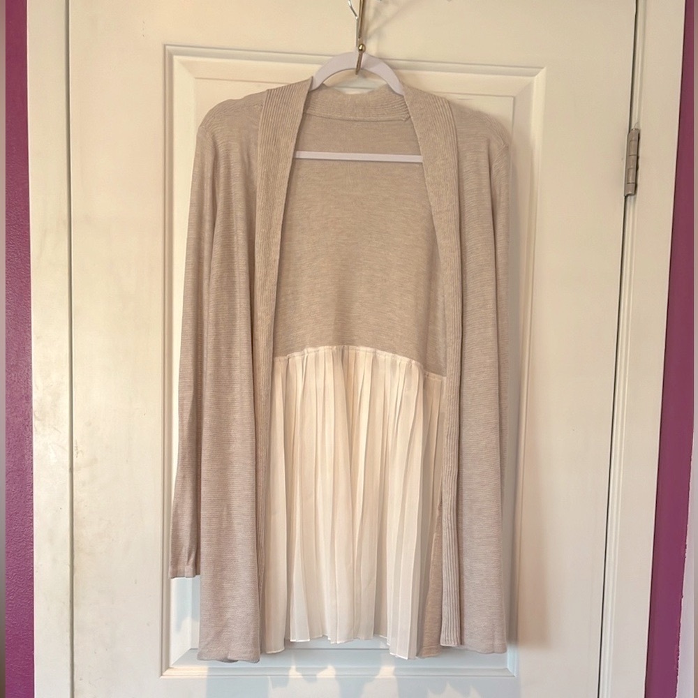 Open Front Cardigan Beige w/ White Floral Trim Draped Back - Medium